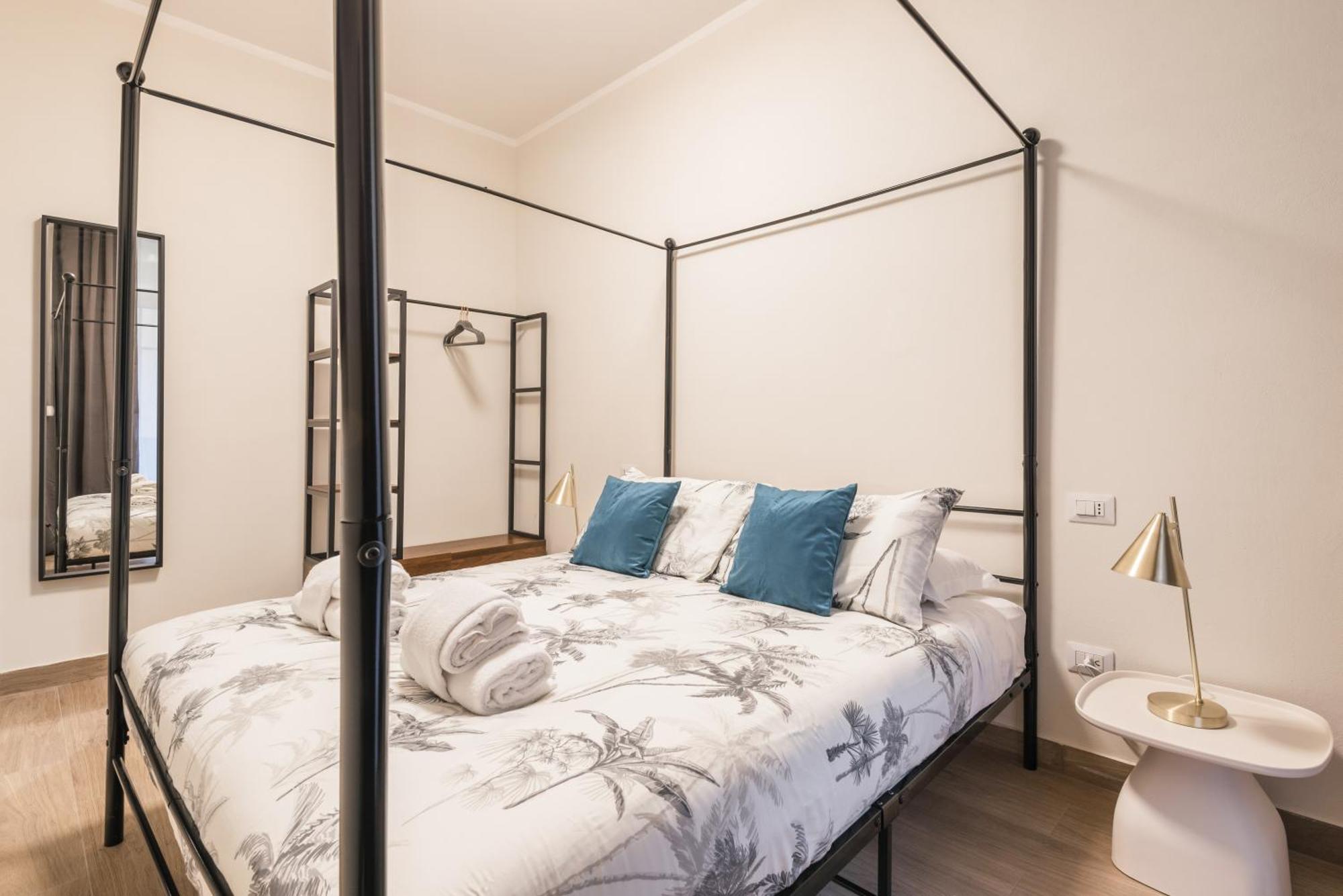 Appartamento C3 Class Apartment, 2 Da Letto, 2 Bagni, Giardino Distante 15 Minuti A Piedi Da Fontana Di Trevi Roma