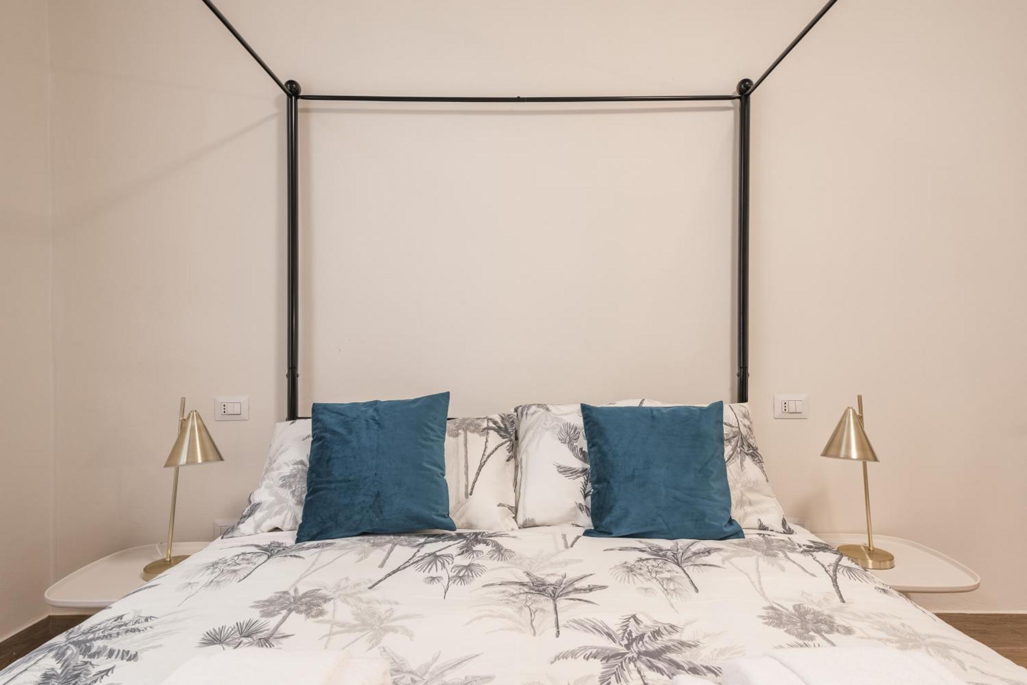 Appartamento C3 Class Apartment, 2 Da Letto, 2 Bagni, Giardino Distante 15 Minuti A Piedi Da Fontana Di Trevi Roma