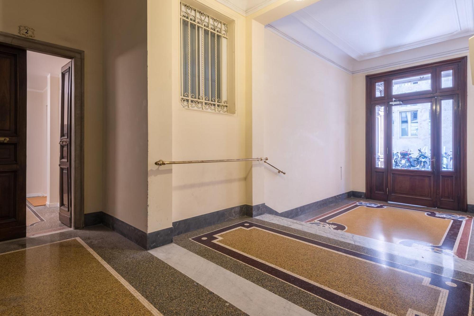 Apartamento C3 Class Apartment, 2 Da Letto, 2 Bagni, Giardino Distante 15 Minuti A Piedi Da Fontana Di Trevi Roma