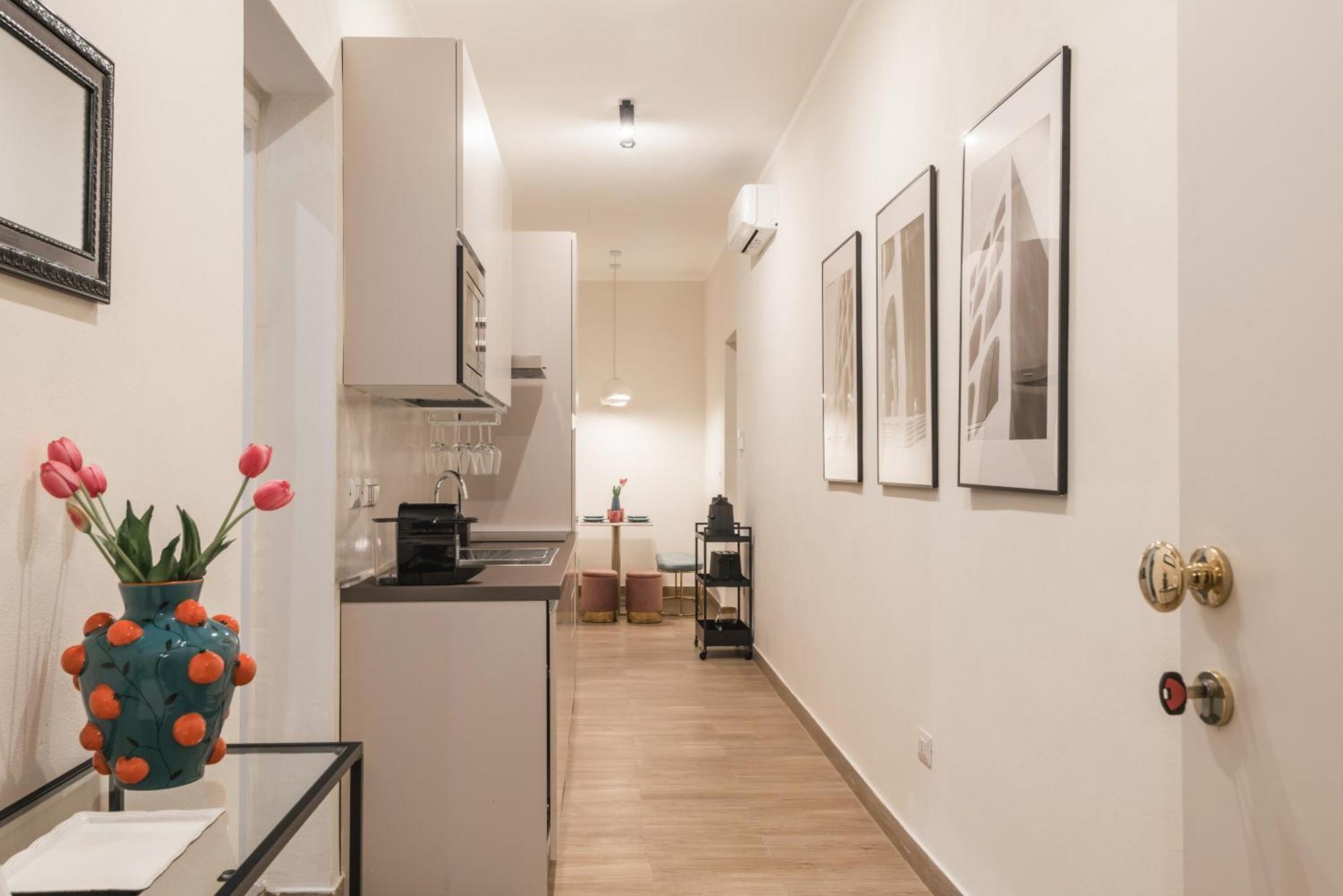 C3 Class Apartment, 2 Da Letto, 2 Bagni, Giardino Distante 15 Minuti A Piedi Da Fontana Di Trevi Apartamento