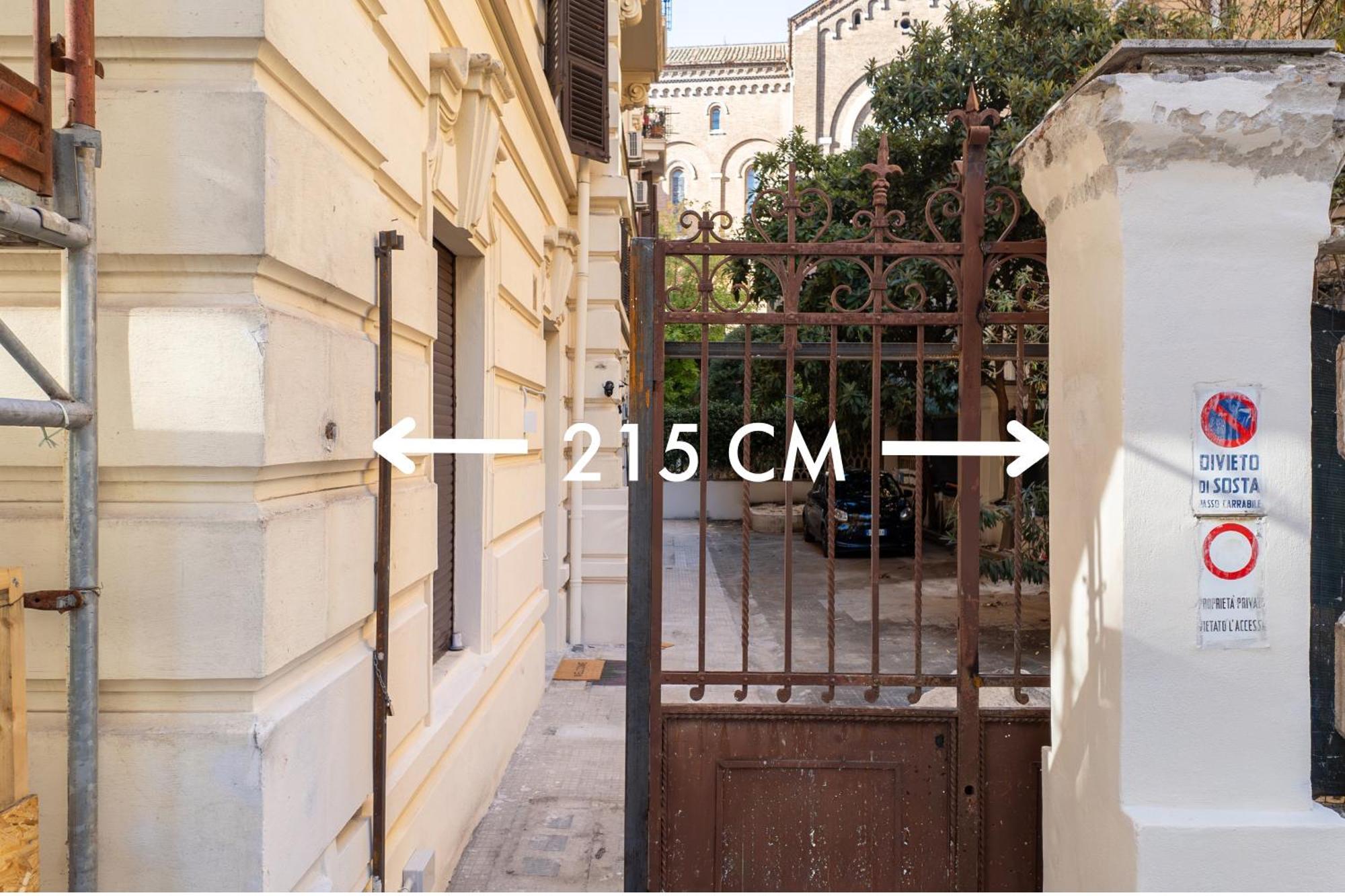 C3 Class Apartment, 2 Da Letto, 2 Bagni, Giardino Distante 15 Minuti A Piedi Da Fontana Di Trevi Apartment